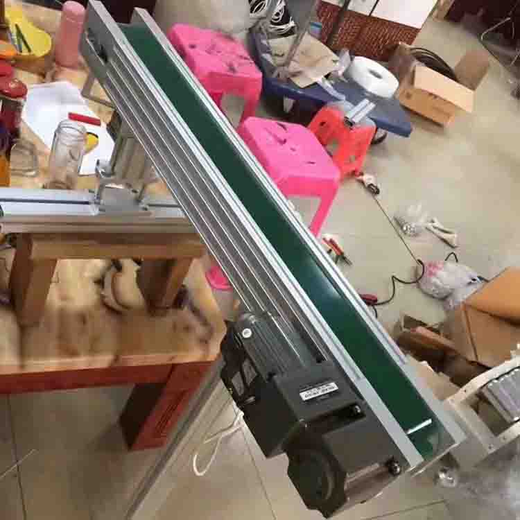 小型皮帶輸送機(jī)